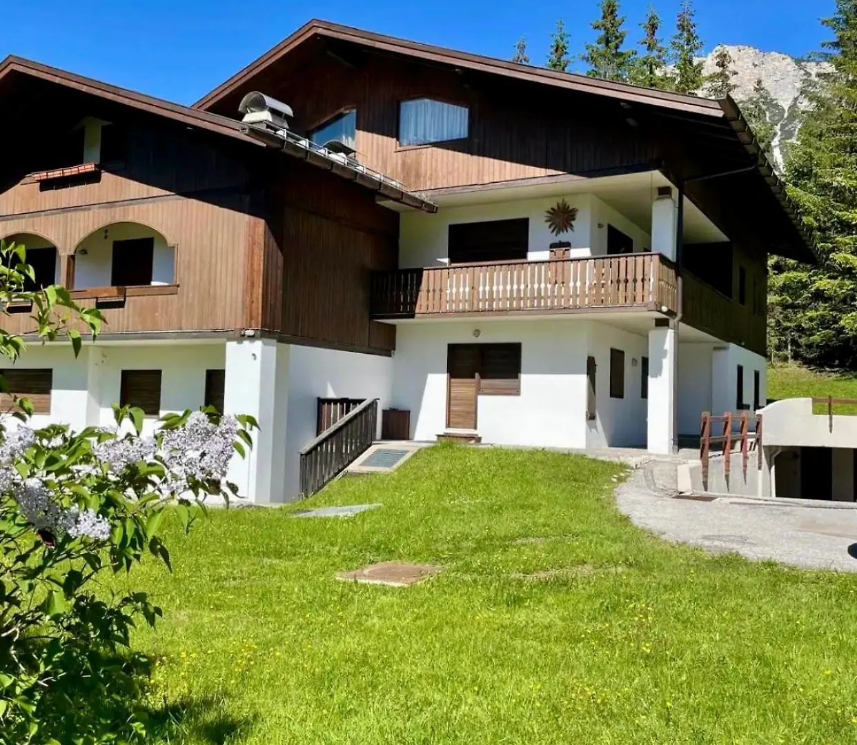 Miramonti House location